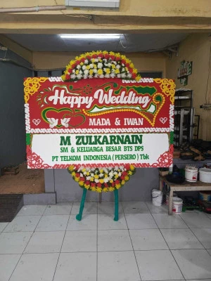 Papan Bunga di Panunggangan Timur